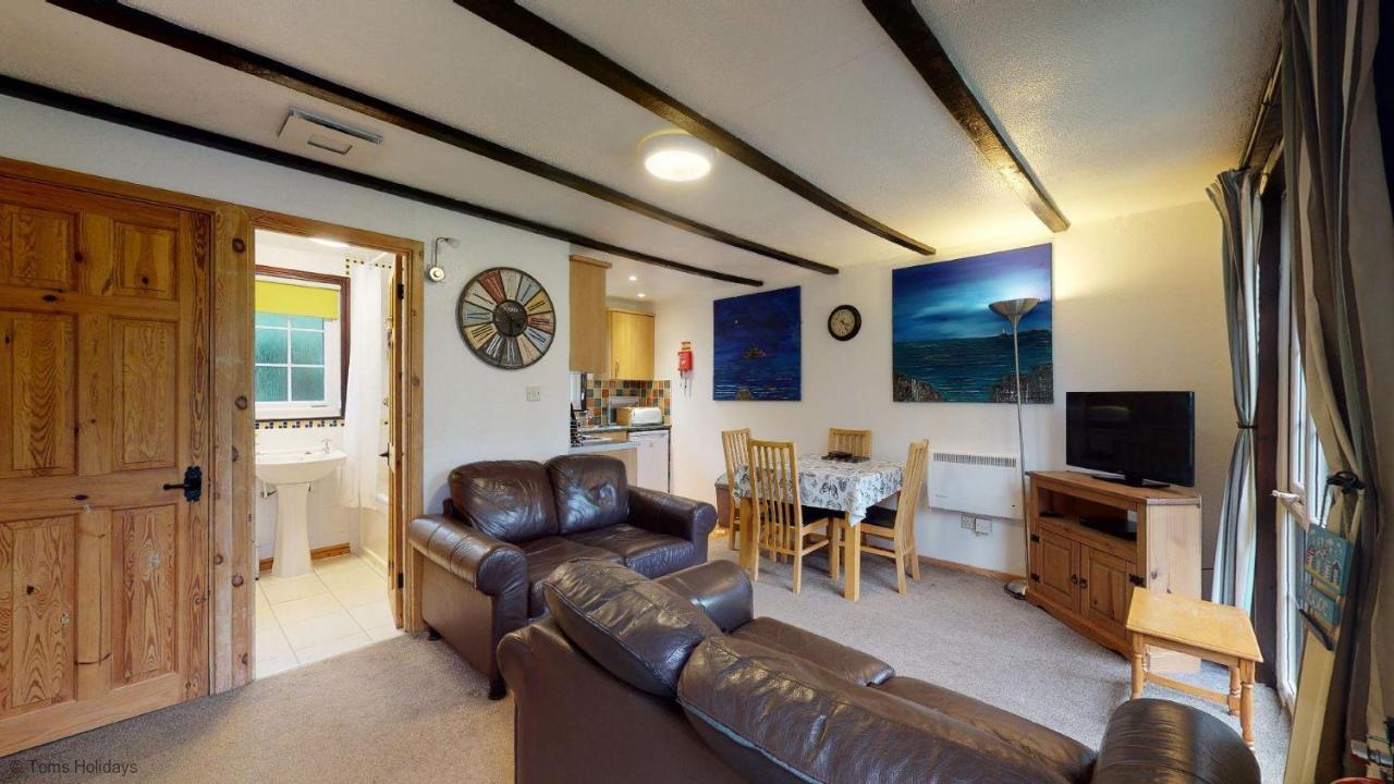 01 Tudor Court, Tolroy Manor Hayle Bagian luar foto